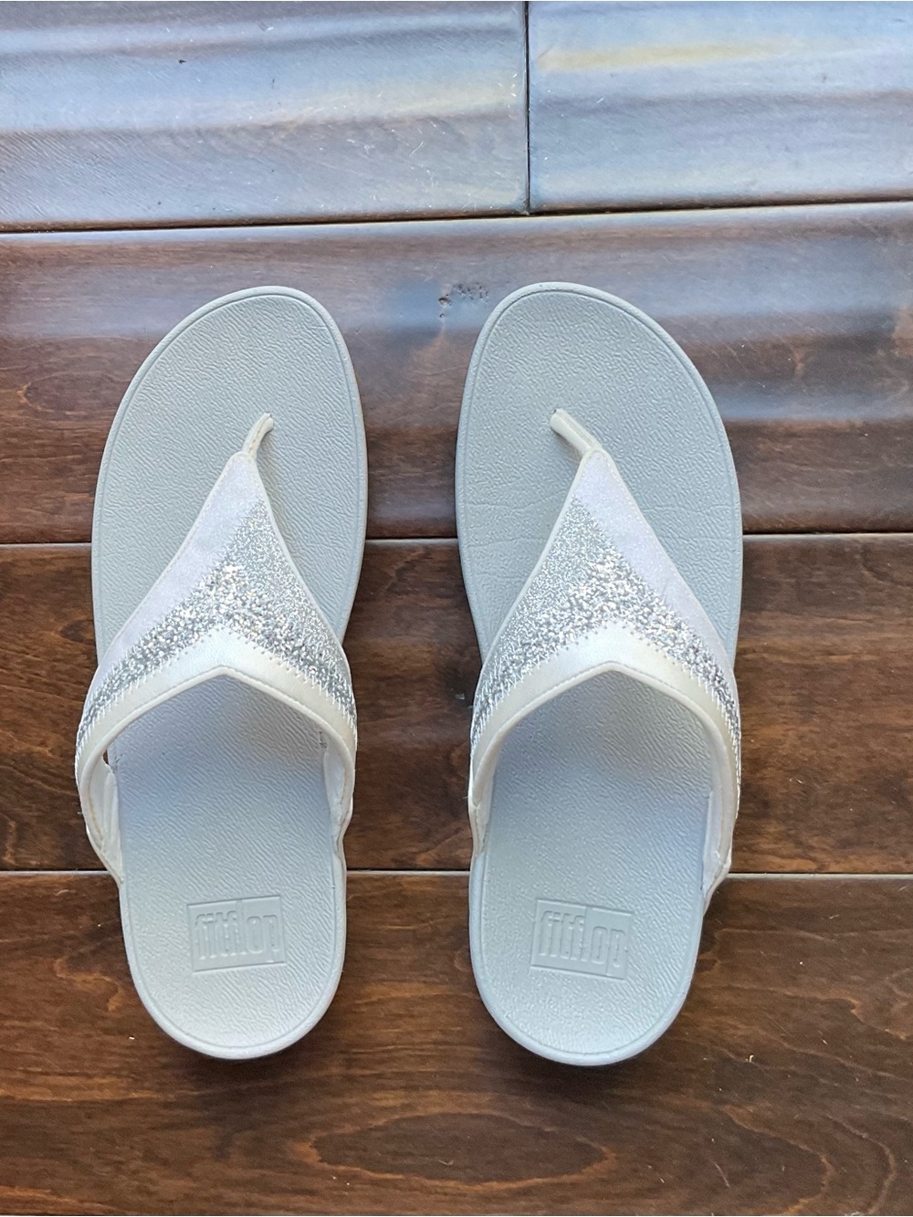 FitFlop White Lulu Ombre Glitter Toe-post Thongs Sandals Women’s Size 9 US/41 EU